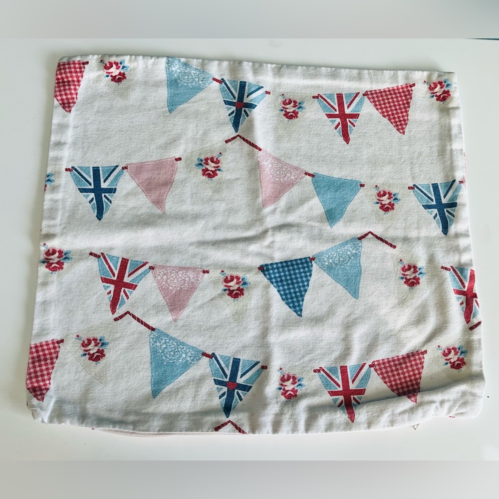 Dunelm British English Floral Bunting Design Scatter 17” x 17” Cushions x 4